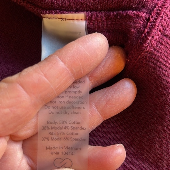 Calia by Carrie Underwood maroon exposed shoulder, long sleeved sweatshirt. 2X - Picture 9 of 9